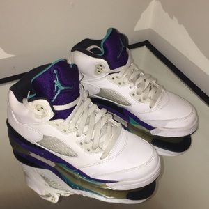 Jordan 5 Grape size 6 in boys 71/2 in women